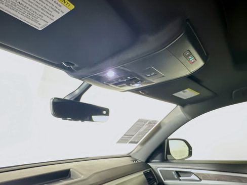 Used 2023 Volkswagen Atlas Cross Sport SE w/ Panoramic Sunroof Package FWD image 18