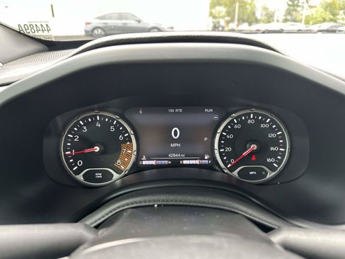 Used 2021 Jeep Renegade Latitude FWD image 14