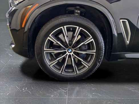 Used 2021 BMW X5 M50i image 39