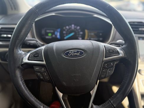 Used 2019 Ford Fusion SEL image 27