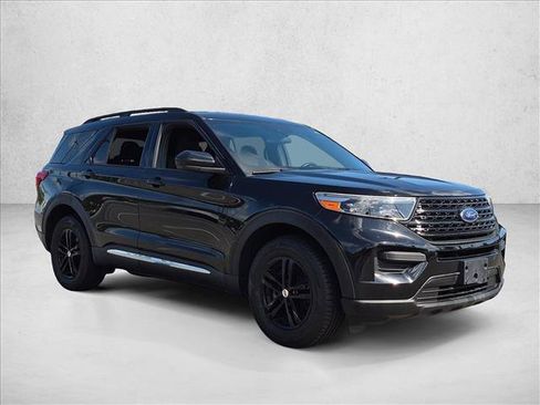 Used 2020 Ford Explorer XLT AWD/4WD image 3
