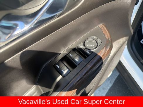 Used 2023 GMC Acadia Denali FWD image 11