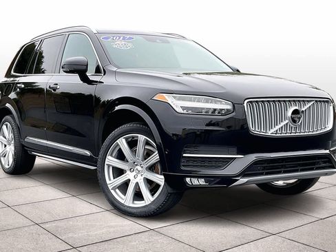 Used 2017 Volvo XC90 T6 Inscription w/ Vision Package image 2