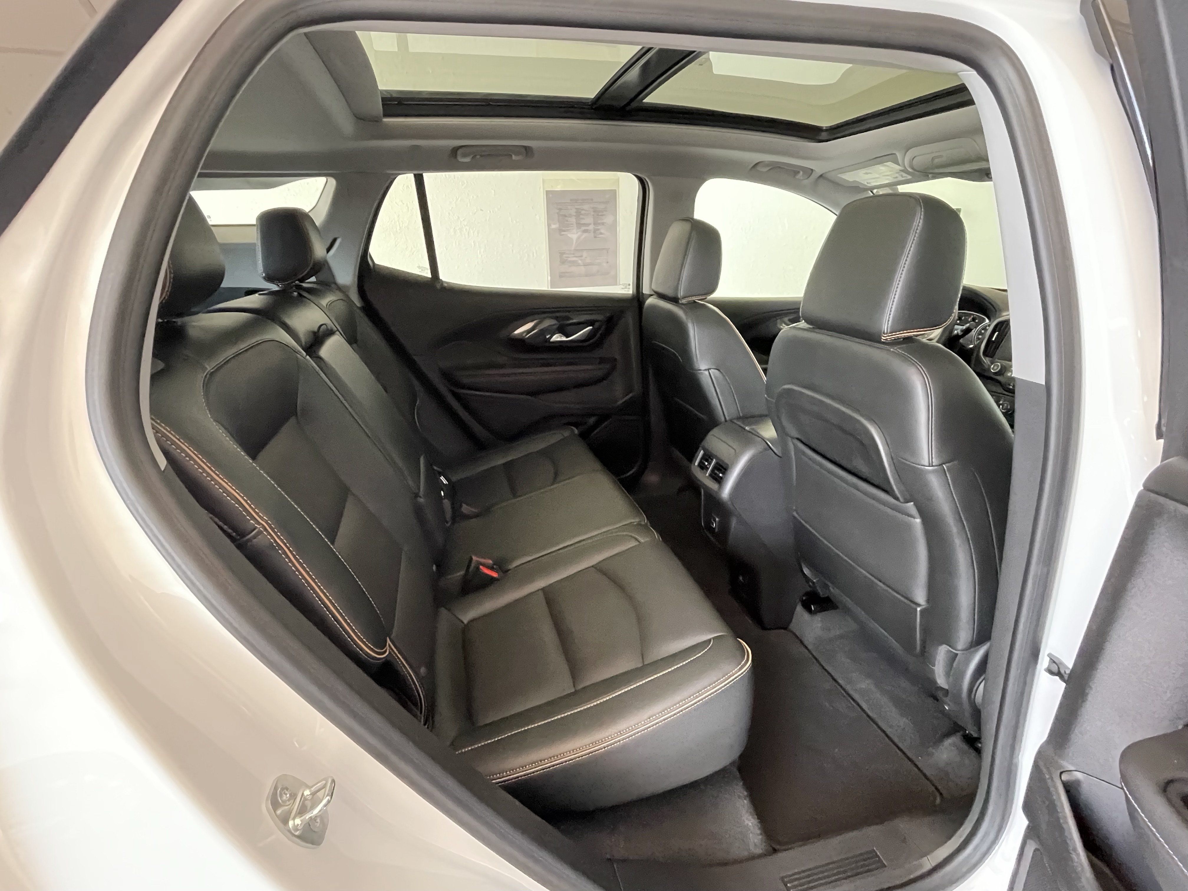 Used 2024 GMC Terrain AT4 w/ Infotainment Package II AWD/4WD image 15