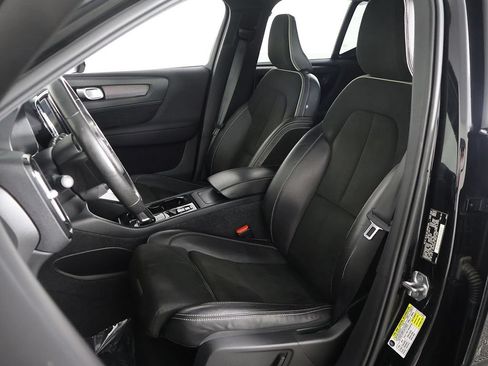 Used 2021 Volvo XC40 T5 R-Design w/ Protection Package Premier AWD/4WD image 31