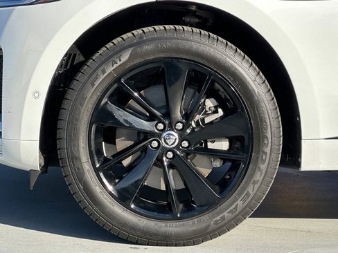 Used 2026 Jaguar F-PACE R-Dynamic S image 13