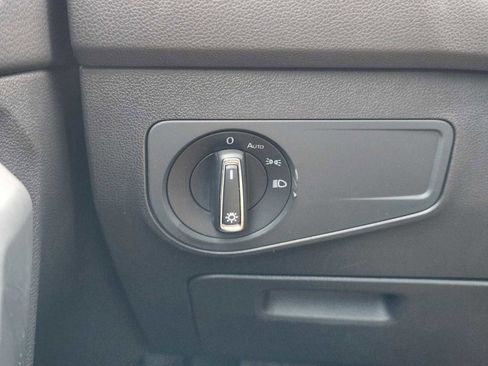 Used 2019 Volkswagen Tiguan SE w/ Panoramic Sunroof Package image 22