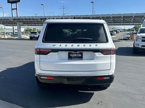 Used 2025 Jeep Wagoneer 4WD image 23