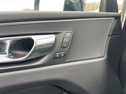 Certified 2025 Volvo XC60 B5 Plus image 32