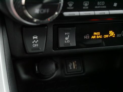 Certified 2025 Toyota RAV4 XLE w/ Weather Package AWD/4WD image 29