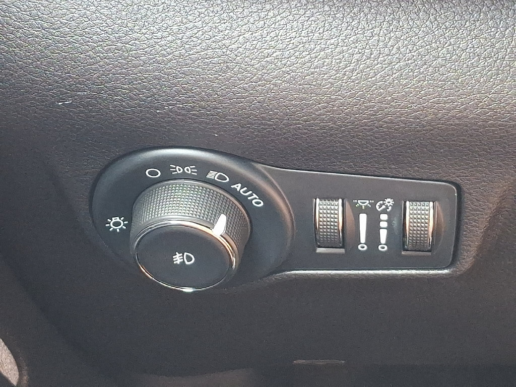 Used 2022 Jeep Compass Latitude AWD/4WD image 23