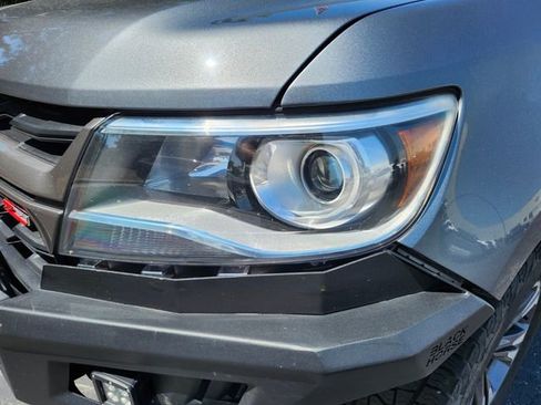 Used 2022 Chevrolet Colorado Z71 AWD/4WD image 6