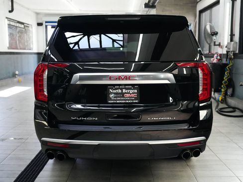 Used 2022 GMC Yukon XL Denali AWD/4WD image 7