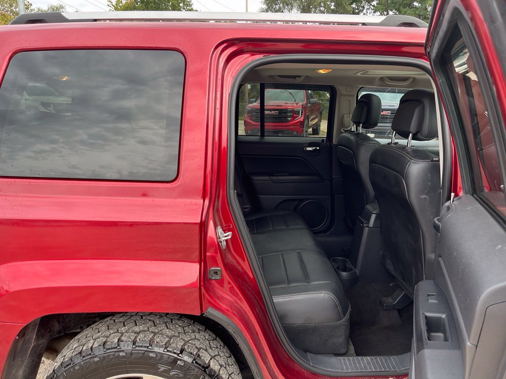 Used 2017 Jeep Patriot High Altitude AWD/4WD image 29