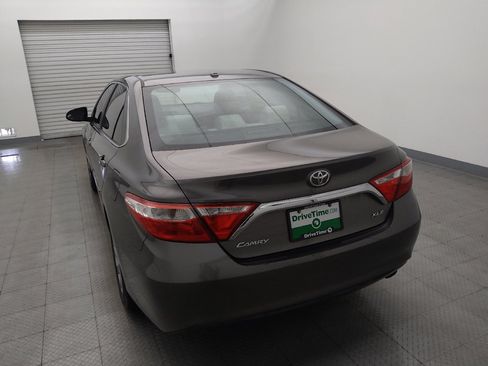 Used 2017 Toyota Camry XLE FWD image 6