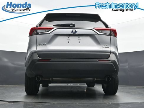 Used 2024 Toyota RAV4 LE AWD/4WD image 28