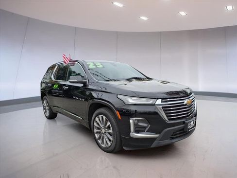 Used 2023 Chevrolet Traverse Premier image 1