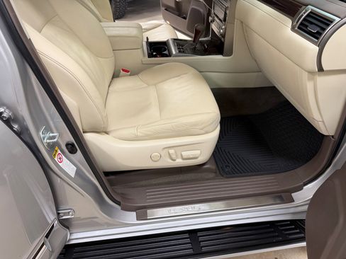 Used 2014 Lexus GX 460 w/ Premium Package image 26