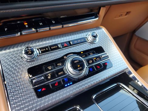 Certified 2023 Lincoln Aviator Black Label image 24