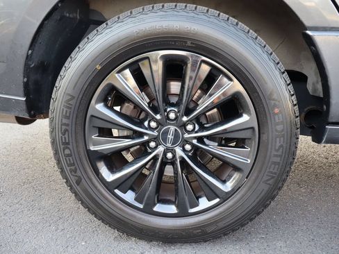 Used 2015 Lincoln Navigator 4WD image 45