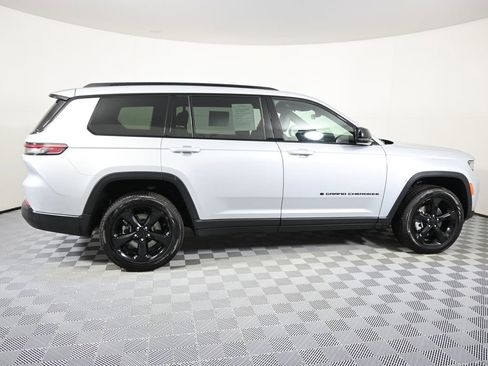 Used 2025 Jeep Grand Cherokee L Limited w/ Black Appearance Package image 7