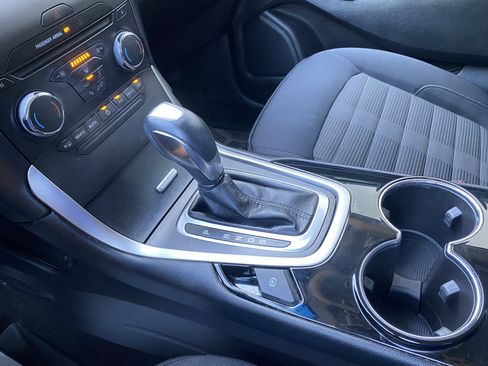 Used 2018 Ford Edge SEL FWD image 29