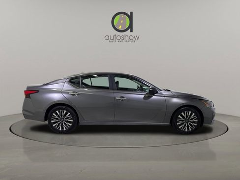 Used 2024 Nissan Altima 2.5 SV image 8
