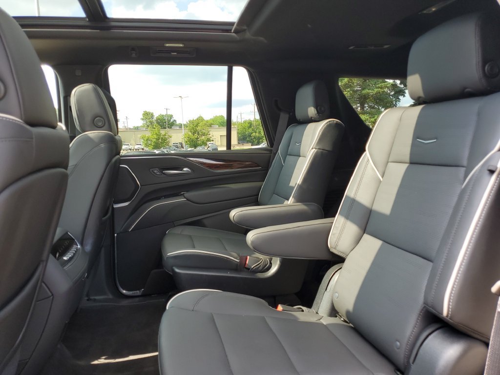 Used 2023 Cadillac Escalade Premium Luxury w/ Performance Package AWD/4WD image 35
