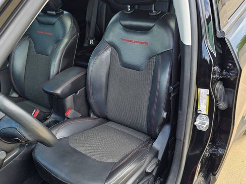 Used 2019 Jeep Compass Trailhawk w/ Cold Weather Group AWD/4WD image 15