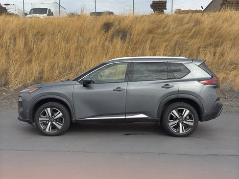 Used 2023 Nissan Rogue SL w/ SL Premium Package image 5