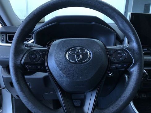 Used 2025 Toyota RAV4 XLE image 24