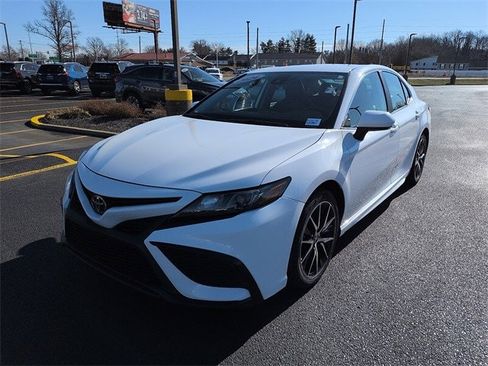 Certified 2024 Toyota Camry SE image 3