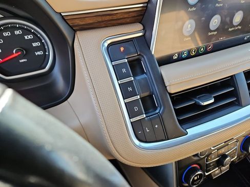 Used 2021 Chevrolet Tahoe Premier w/ Premium Package image 12