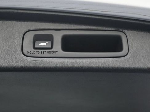Used 2025 Honda CR-V EX-L image 16