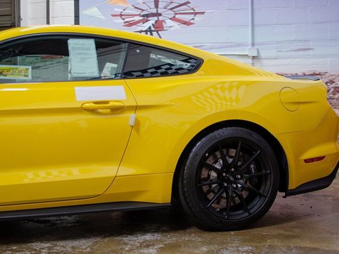 Used 2016 Ford Mustang Shelby GT350 w/ Technology Package image 19