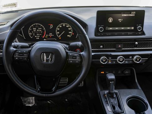 Used 2025 Honda Civic Sport image 19