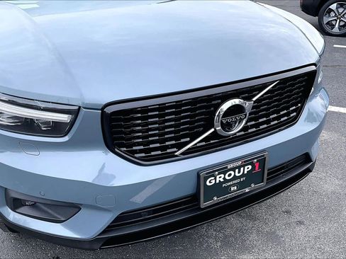 Certified 2022 Volvo XC40 T5 R-Design w/ Advanced Package image 29