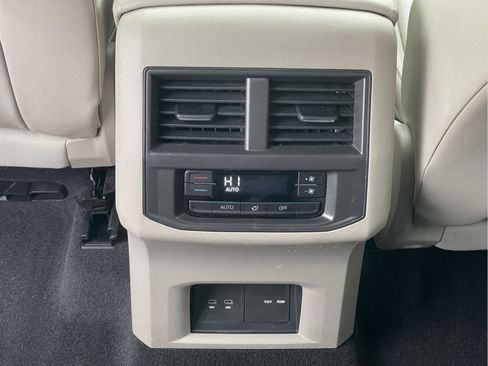 Used 2023 Volkswagen Atlas SE w/ Black Wheel Package image 20