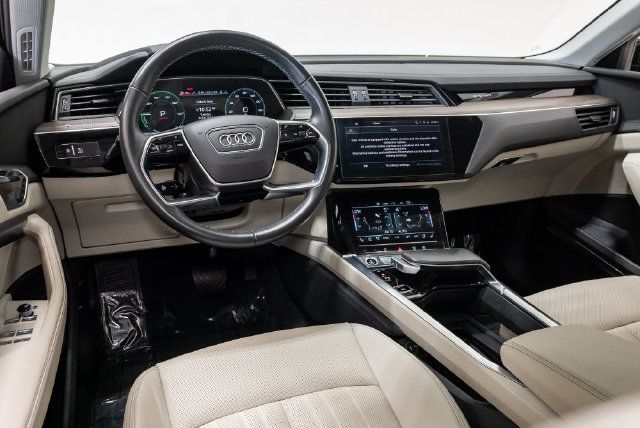 Used 2024 Audi Q8 e-tron Premium Plus w/ Premium Plus Package AWD/4WD image 6