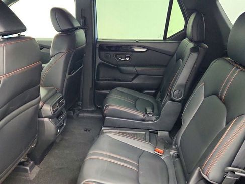 Used 2025 Honda Pilot TrailSport image 21
