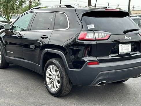 Used 2019 Jeep Cherokee Latitude w/ Popular Appearance Group image 6