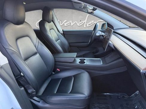 Used 2021 Tesla Model Y Long Range image 24