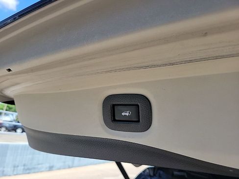 Used 2019 Nissan Rogue SV AWD/4WD image 15