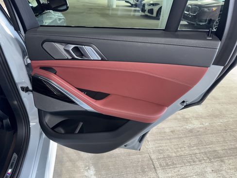 Certified 2025 BMW X6 xDrive40i image 11
