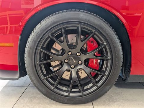 Used 2016 Dodge Challenger SRT Hellcat image 7