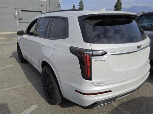 Used 2022 Cadillac XT6 Sport w/ Technology Package AWD/4WD image 8