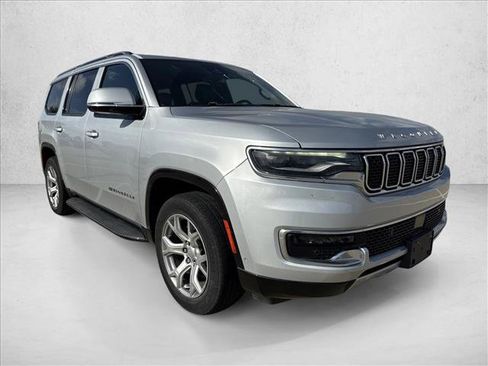 Used 2022 Jeep Wagoneer Series II RWD image 3
