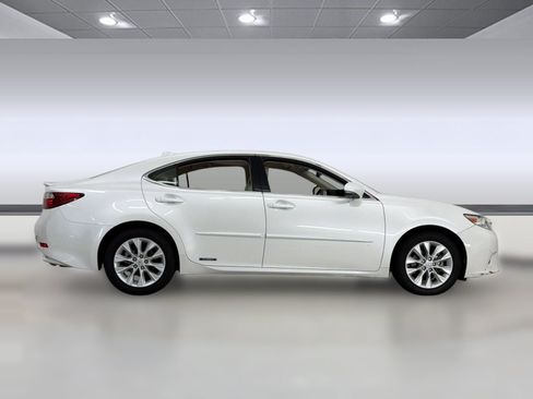 Used 2015 Lexus ES 300h w/ Navigation System Package FWD image 8