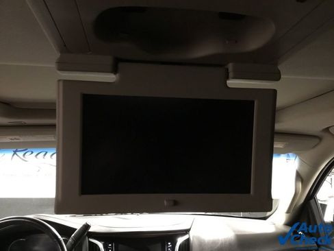 Used 2017 Cadillac Escalade Premium Luxury image 40