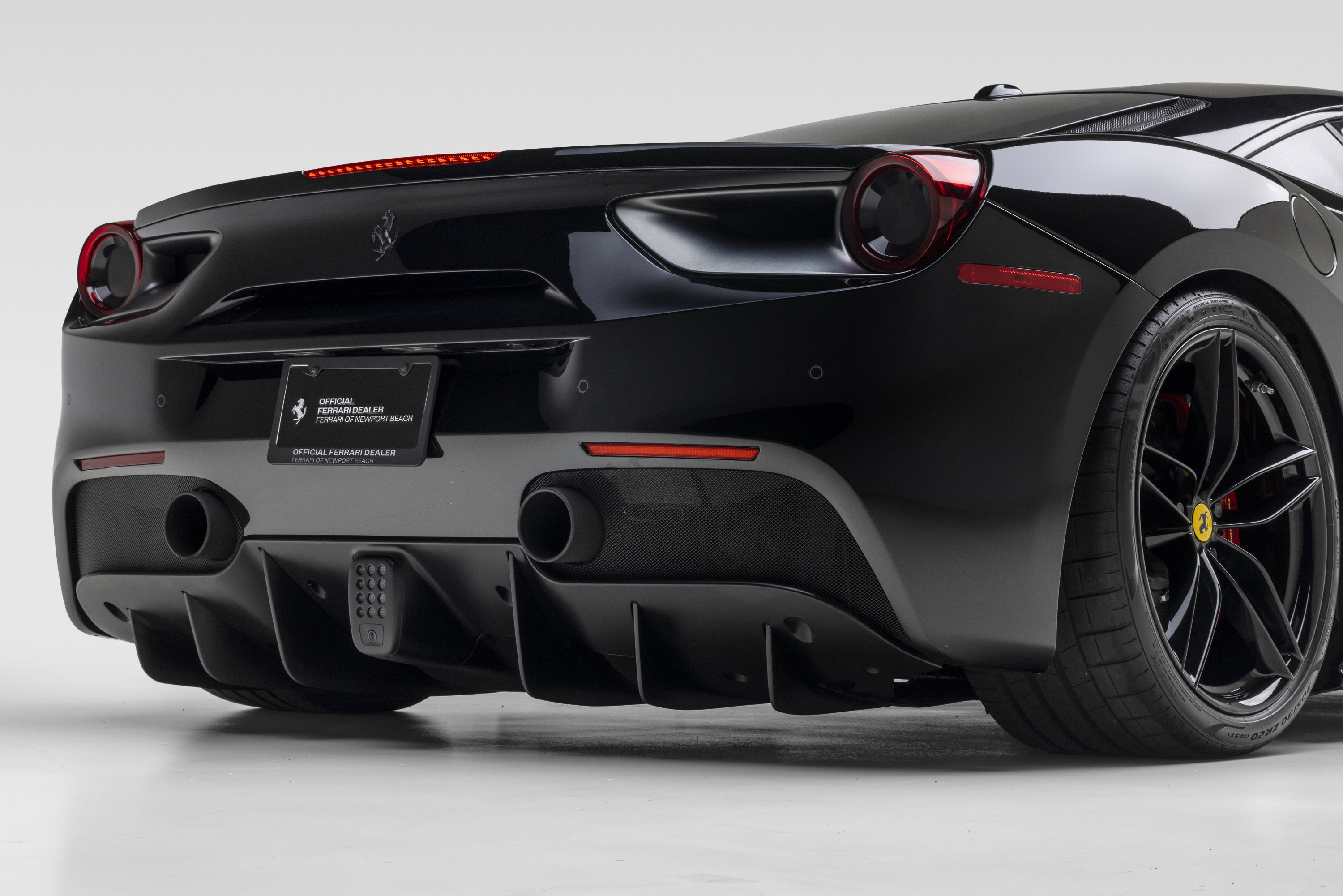 Certified 2018 Ferrari 488 GTB RWD image 16
